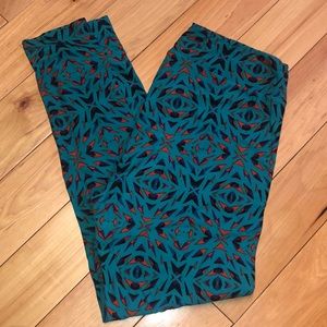 LuLaRoe Tall & Curvy leggings